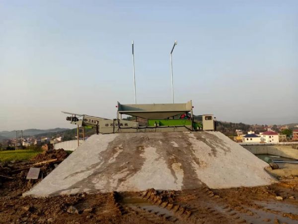 雙車(chē)位振動(dòng)砂石分離機(jī)安裝完成